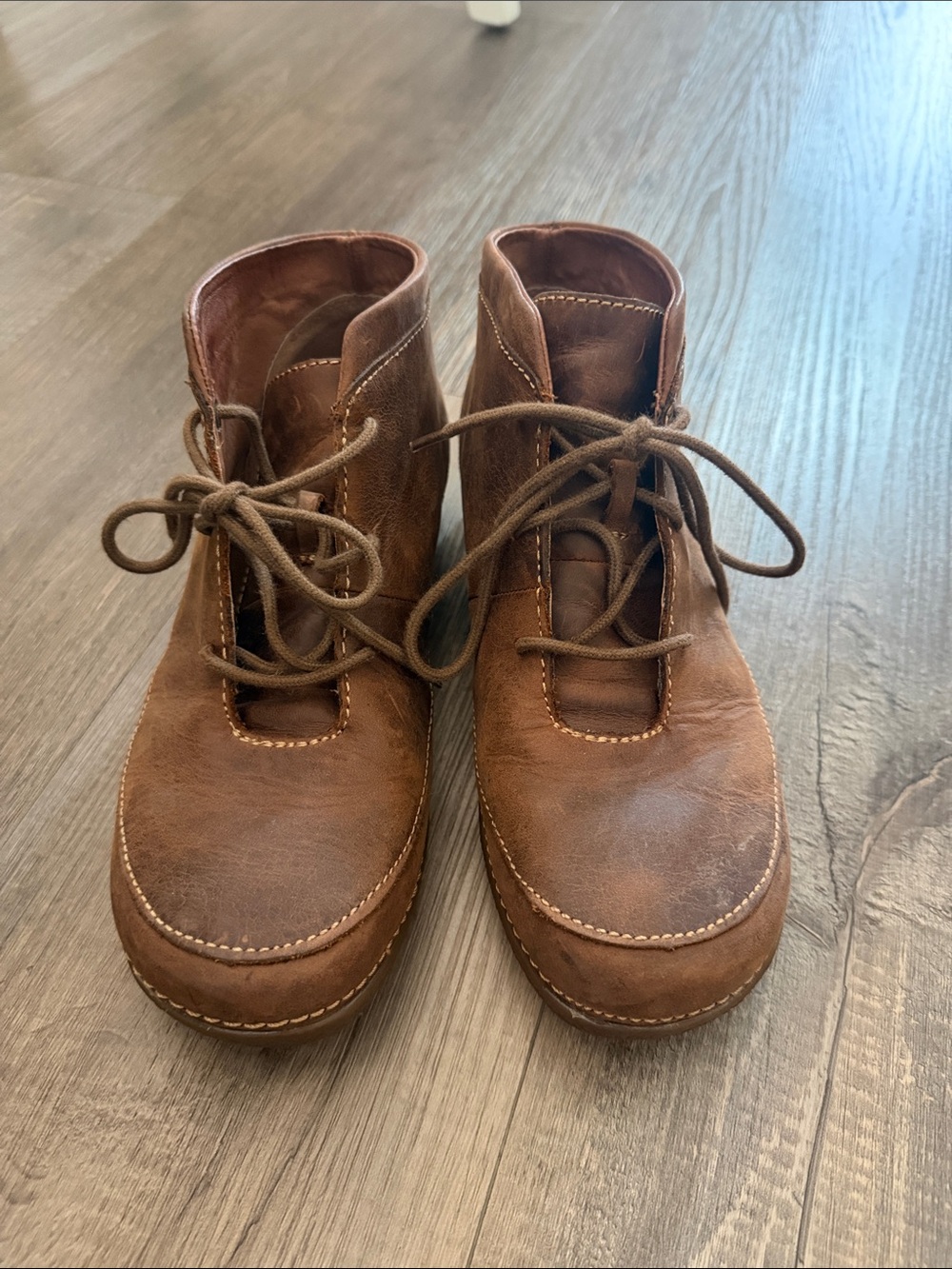 Duluth Trading Co Chestnut Brown Leather Lace-Up Ankle Booties